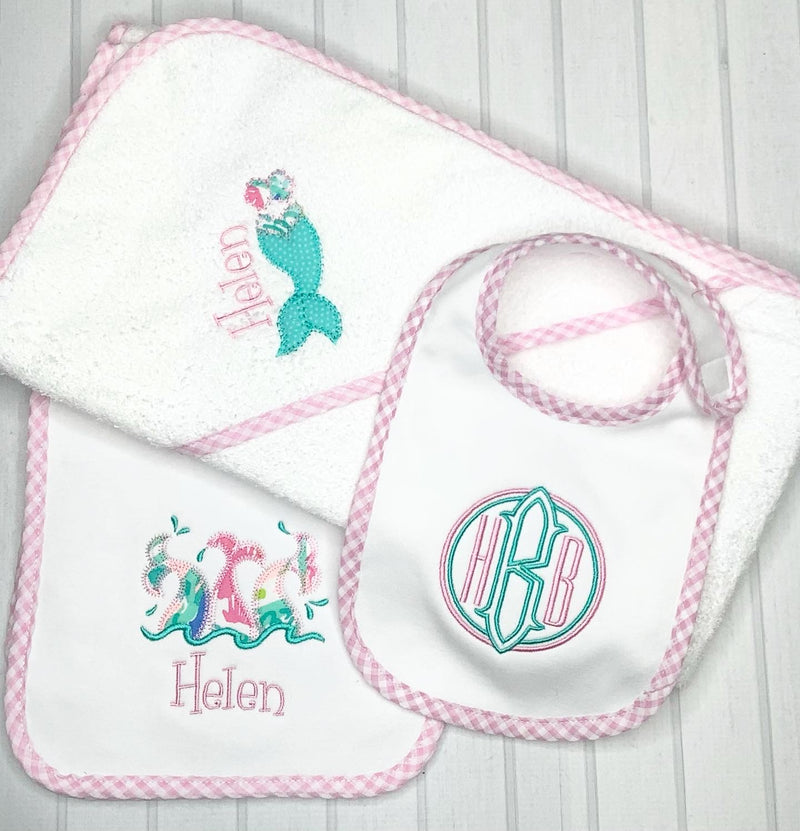 Gingham Trimmed Personalized Baby Gift Set